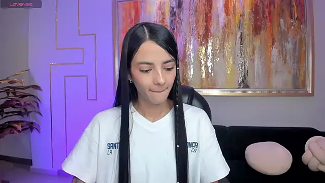 Snapshot of HannahJamesX chatting on September 10, 5:35 pm HannahJamesX online show from September 10, 5:35 pm