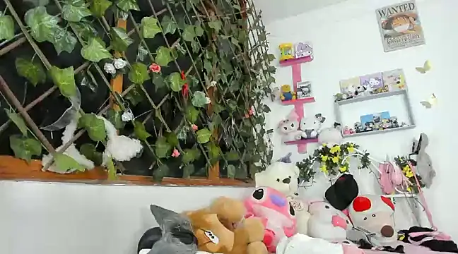 Snapshot of LunaDeCristall chatting on January 28, 5:43 am LunaDeCristall online show from January 28, 5:43 am