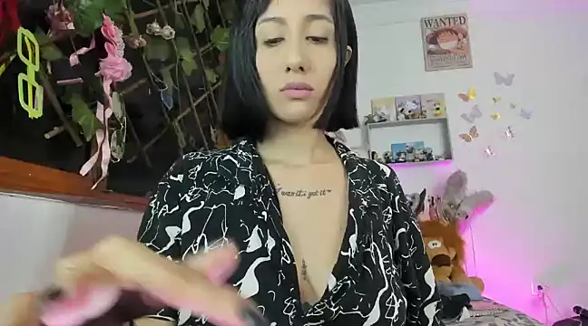 Snapshot of LunaDeCristall chatting on February 22, 11:02 am LunaDeCristall online show from February 22, 11:02 am