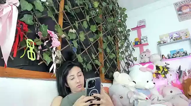 Snapshot of LunaDeCristall chatting on February 22, 10:52 pm LunaDeCristall online show from February 22, 10:52 pm