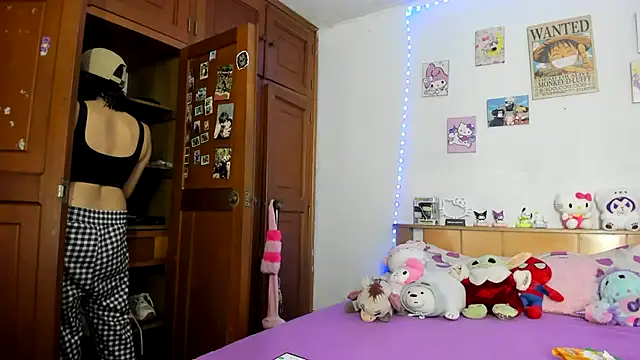 Snapshot of LunaDeCristall chatting on September 9, 7:19 am LunaDeCristall online show from September 9, 7:19 am