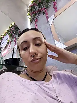 Snapshot of LunaDeCristall chatting on November 19, 9:37 pm LunaDeCristall online show from November 19, 9:37 pm