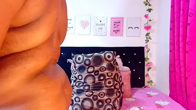 Snapshot of CiaraEbony chatting on February 3, 9:30 am CiaraEbony online show from February 3, 9:30 am