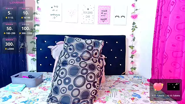 Snapshot of CiaraEbony chatting on February 21, 9:56 am CiaraEbony online show from February 21, 9:56 am