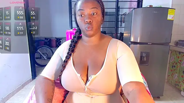 Snapshot of CiaraEbony chatting on February 26, 8:11 pm CiaraEbony online show from February 26, 8:11 pm