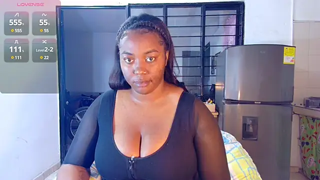 Snapshot of CiaraEbony chatting on March 2, 1:47 am CiaraEbony online show from March 2, 1:47 am