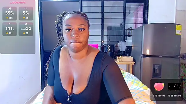 Snapshot of CiaraEbony chatting on March 9, 8:18 am CiaraEbony online show from March 9, 8:18 am