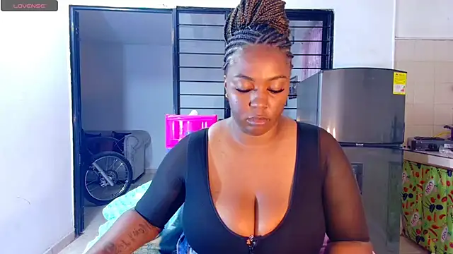 Snapshot of CiaraEbony chatting on March 9, 10:19 pm CiaraEbony online show from March 9, 10:19 pm