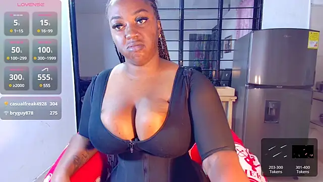 Snapshot of CiaraEbony chatting on March 16, 3:17 pm CiaraEbony online show from March 16, 3:17 pm