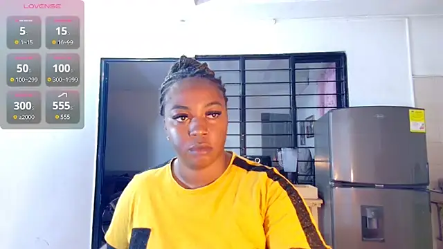 Snapshot of CiaraEbony chatting on March 22, 2:05 am CiaraEbony online show from March 22, 2:05 am