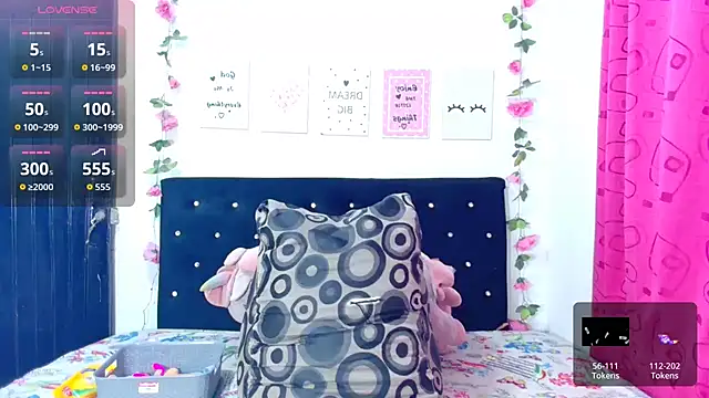 Snapshot of CiaraEbony chatting on October 17, 12:36 am CiaraEbony online show from October 17, 12:36 am