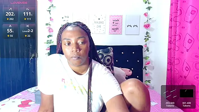 Snapshot of CiaraEbony chatting on November 2, 2:47 am CiaraEbony online show from November 2, 2:47 am