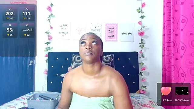 Snapshot of CiaraEbony chatting on November 28, 1:41 am CiaraEbony online show from November 28, 1:41 am