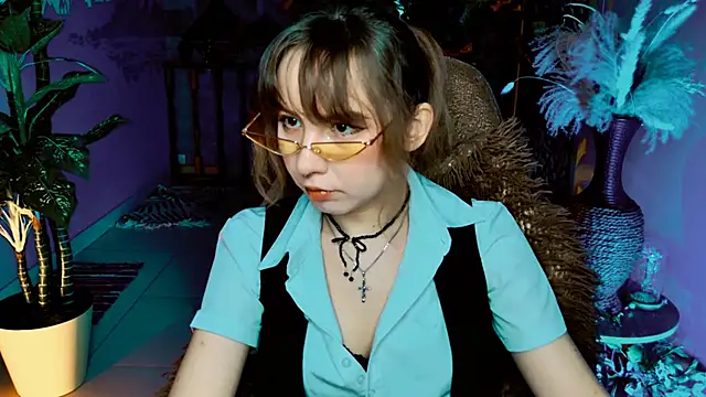 JasmineMilko online show from March 7, 5:04 am