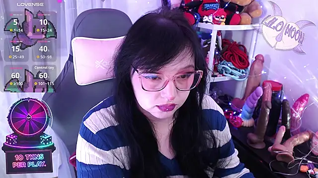 LiloMoon69 online show from February 20, 1:11 pm