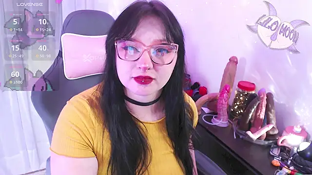 LiloMoon69 online show from April 18, 12:14 am