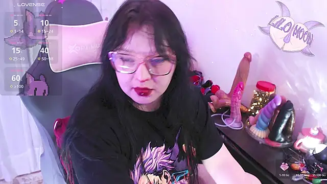 Snapshot of LiloMoon69 chatting on April 21, 2:26 am LiloMoon69 online show from April 21, 2:26 am