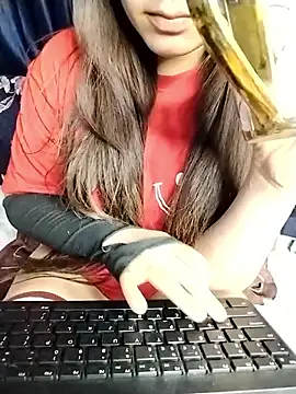 Snapshot of sexylaya2 chatting on May 1, 3:11 am sexylaya2 online show from May 1, 3:11 am