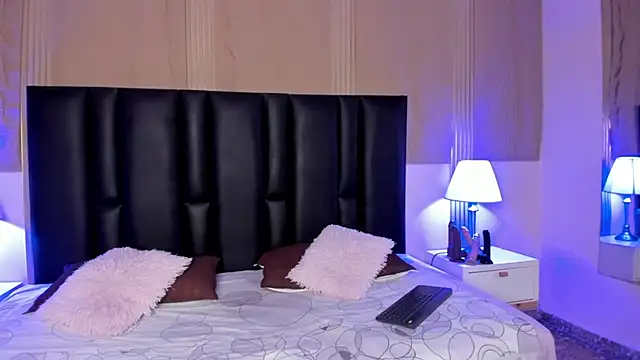 Milf meli online show from December 5, 7:10 pm