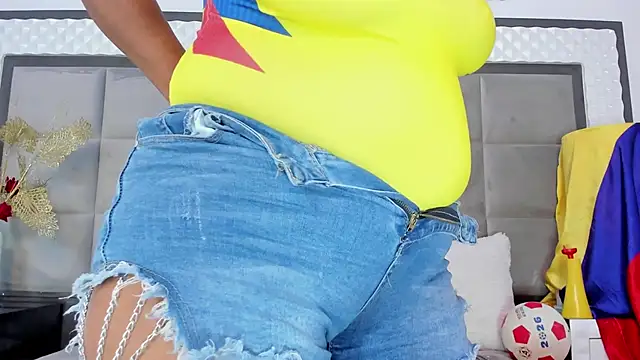 Snapshot of OliviaBurning chatting on March 20, 10:40 pm OliviaBurning online show from March 20, 10:40 pm