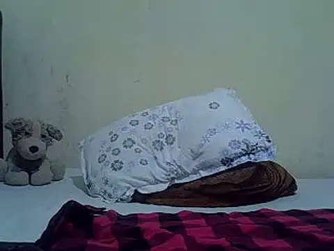 Snapshot of pretty_vivy chatting on February 16, 7:27 pm pretty vivy online show from February 16, 7:27 pm