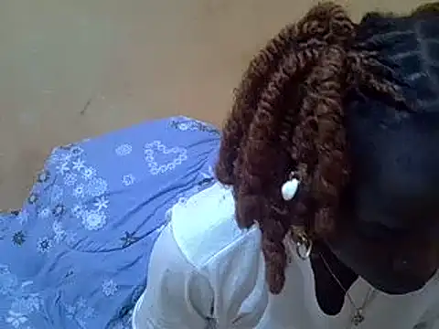 Snapshot of pretty_vivy chatting on February 23, 1:53 pm pretty vivy online show from February 23, 1:53 pm