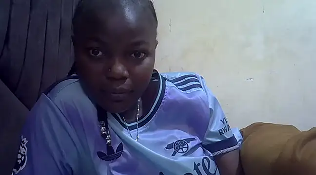 Snapshot of pretty_vivy chatting on March 3, 5:42 am pretty vivy online show from March 3, 5:42 am