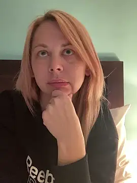 burrkitty online show from February 7, 1:11 pm