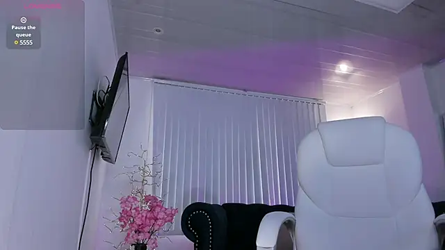 amelie jhons online show from March 8, 8:14 pm