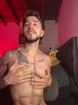 Snapshot of Valentino_Xander chatting on March 12, 5:13 am Valentino Xander online show from March 12, 5:13 am