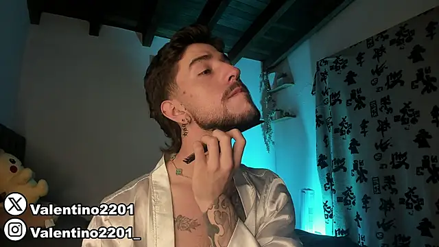 Snapshot of Valentino_Xander chatting on March 13, 10:43 pm Valentino Xander online show from March 13, 10:43 pm