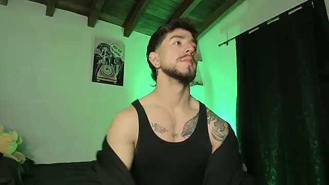 Snapshot of Valentino_Xander chatting on March 21, 2:39 am Valentino Xander online show from March 21, 2:39 am