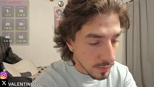 Snapshot of Valentino_Xander chatting on October 12, 12:31 am Valentino Xander online show from October 12, 12:31 am