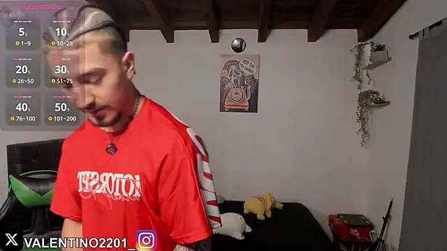 Snapshot of Valentino_Xander chatting on November 15, 2:31 am Valentino Xander online show from November 15, 2:31 am