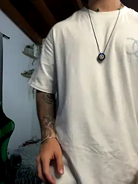 Snapshot of Valentino_Xander chatting on November 26, 11:50 pm Valentino Xander online show from November 26, 11:50 pm