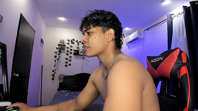 johan beley  online show from April 8, 2:39 pm