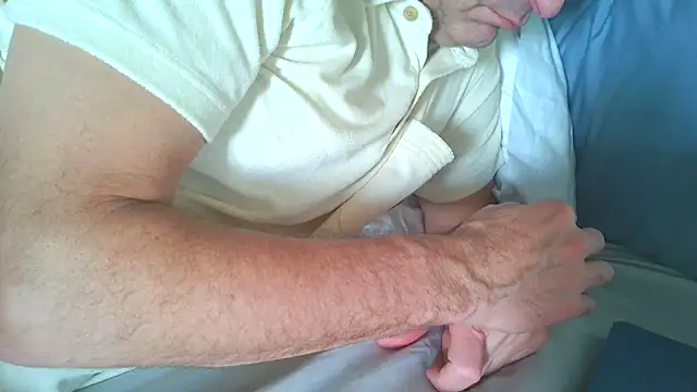 costanza7070 online show from January 7, 12:02 am