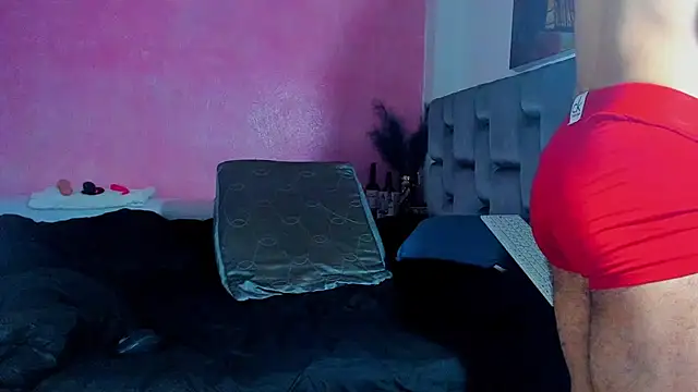 Piggy Eddy online show from March 19, 2:37 am