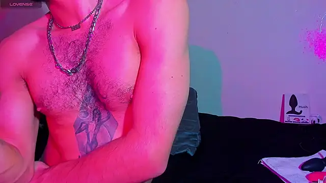 Piggy Eddy online show from April 11, 6:40 am