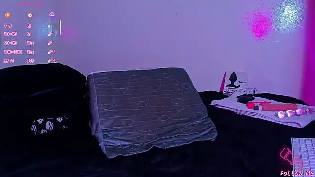 Piggy Eddy online show from April 11, 7:45 am