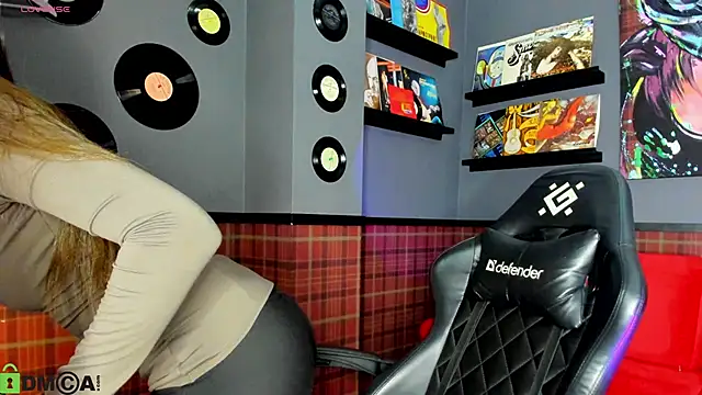 Nicole Charm online show from January 13, 11:54 pm