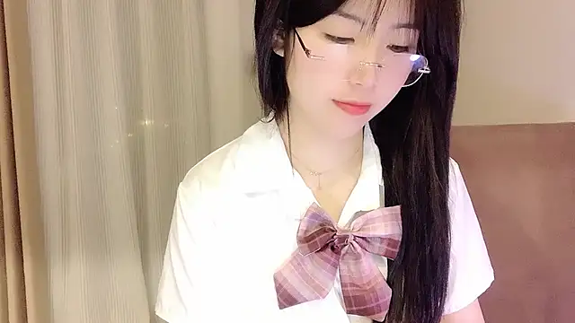 NickiBloom online show from March 19, 2:46 pm