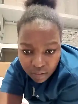 Snapshot of Yours_faithfully1 chatting on November 8, 11:21 am Yours faithfully1 online show from November 8, 11:21 am