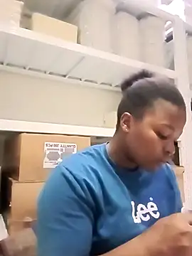 Snapshot of Yours_faithfully1 chatting on November 29, 12:19 pm Yours faithfully1 online show from November 29, 12:19 pm