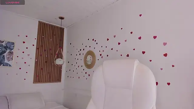 TiffanyWright online show from February 21, 1:23 pm