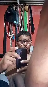 Snapshot of VL25DN26 chatting on January 10, 2:14 am VL25DN26 online show from January 10, 2:14 am