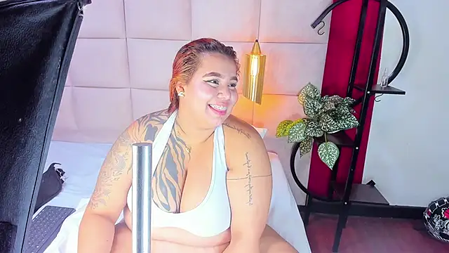 Amberluy online show from February 5, 8:02 pm