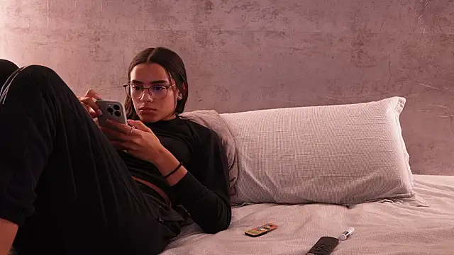 Nicky and Blake online show from March 26, 12:39 am