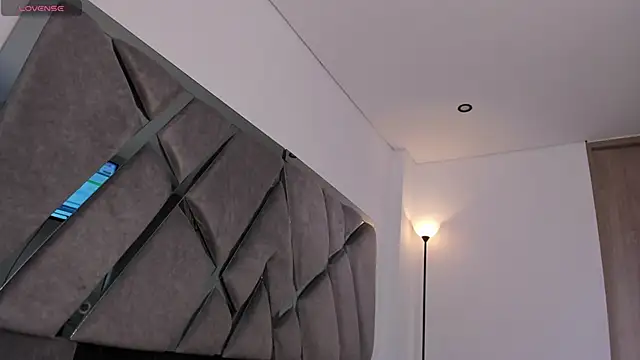 samaay07  online show from April 16, 7:14 pm