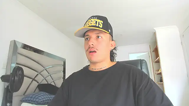 Snapshot of archie_1234 chatting on March 4, 5:24 pm archie 1234 online show from March 4, 5:24 pm